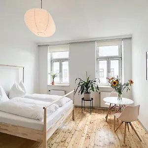 https://central-apartment-next-to-belvedere-castle.vienna-besthotels.com